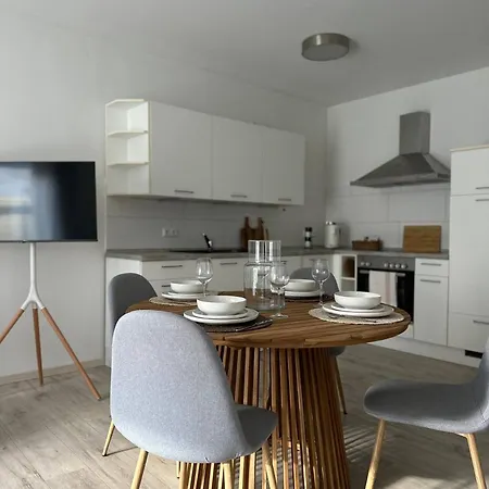 Garden Flat At The Harbour In Whv Διαμέρισμα *