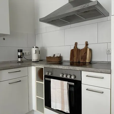 Apartment Garten-wohnung Am Hafen Von Whv *